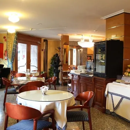 Playa Compostela Otel 3*